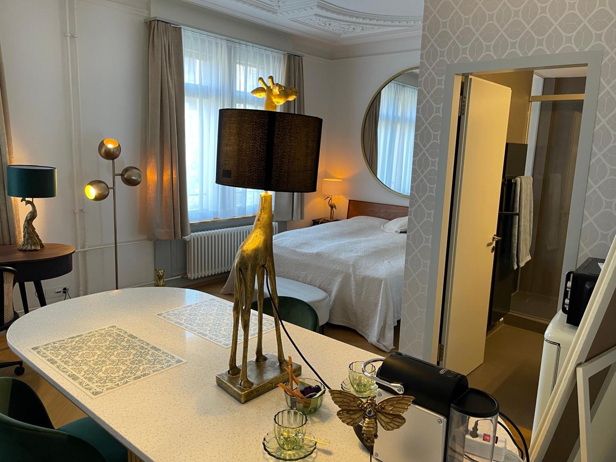 Exclusive One Room Apartment Next To Zuerich Main Station Buitenkant foto